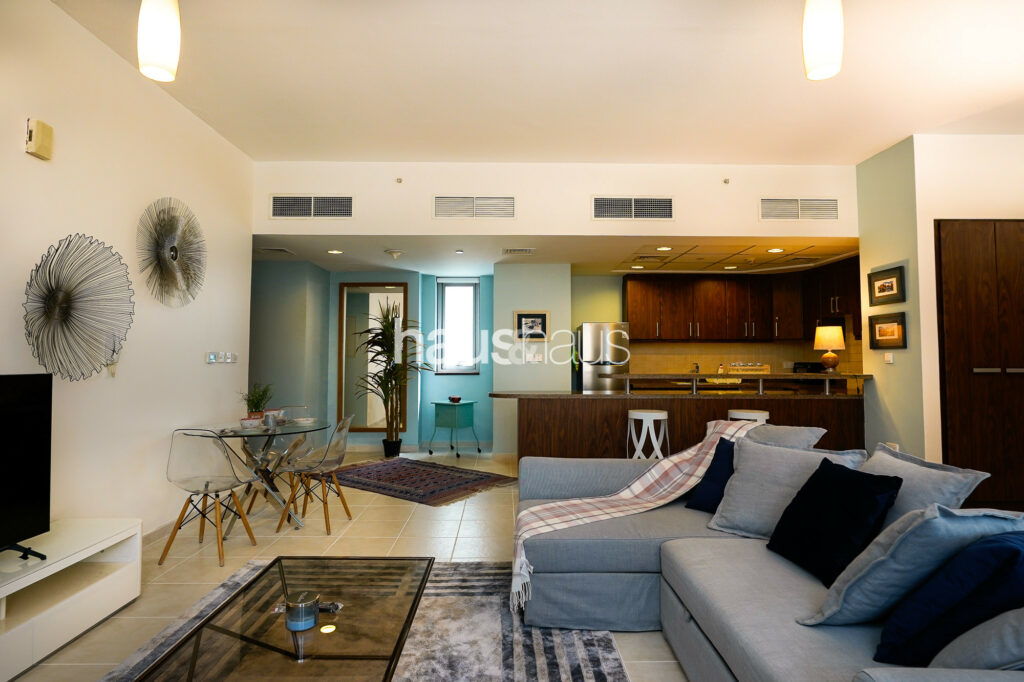 Unique Spacious Studio | Near to Mall | Business Hub