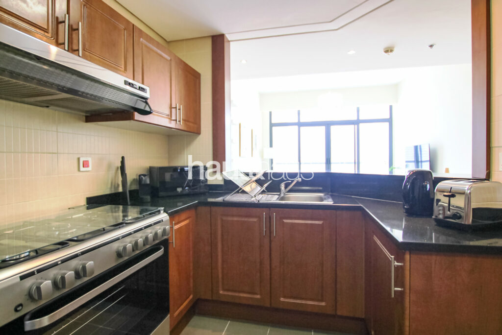 Contemporary 1 BR | Great Location | Cosy