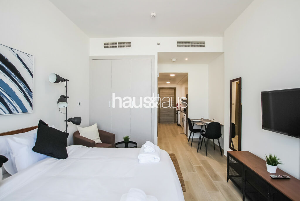 Modern Amenities | Huge Studio | Dubai Skyline view