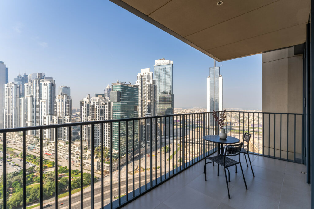 Chic 1BR | Stunning City & Pool View | Central
