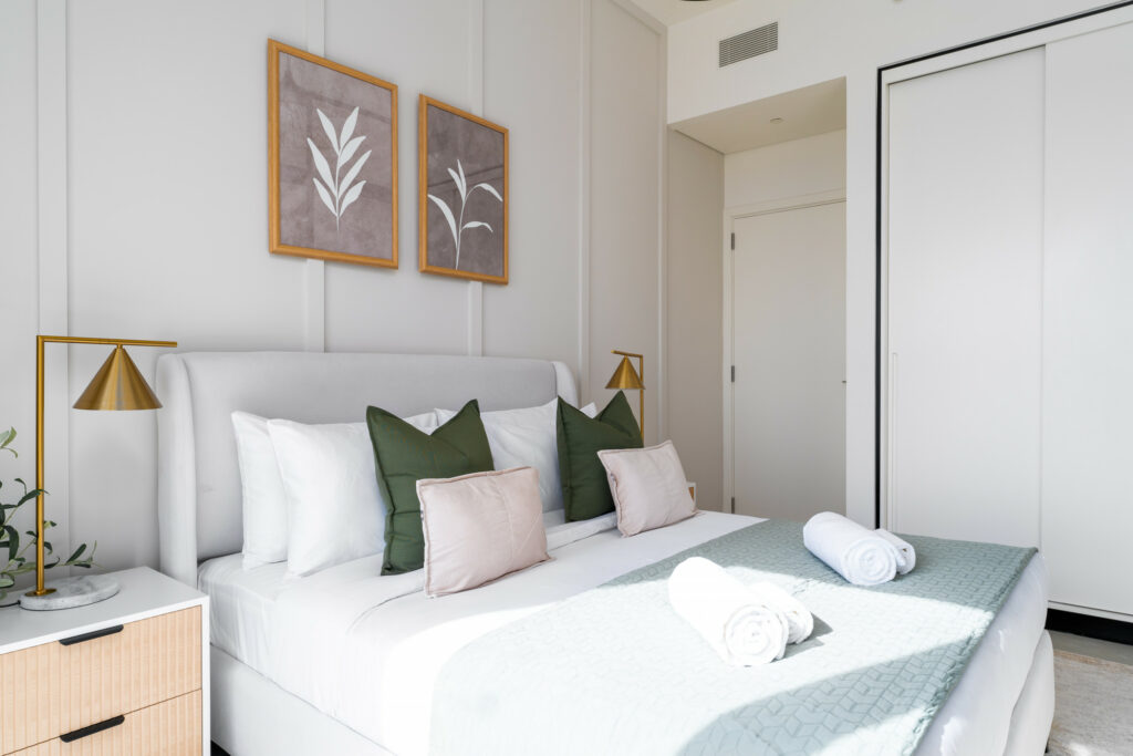 Community & Skyline View | Cosy 2BR