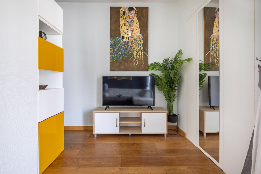 Luxuriously upgraded Studio directly at DMCC Metro