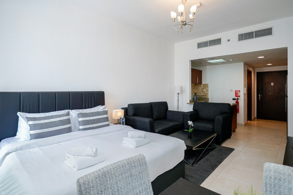 Pool View | Spacious Studio | Business Hub