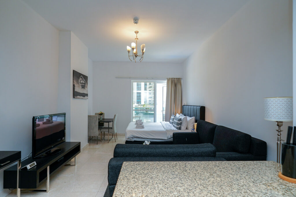 Pool View | Spacious Studio | Business Hub