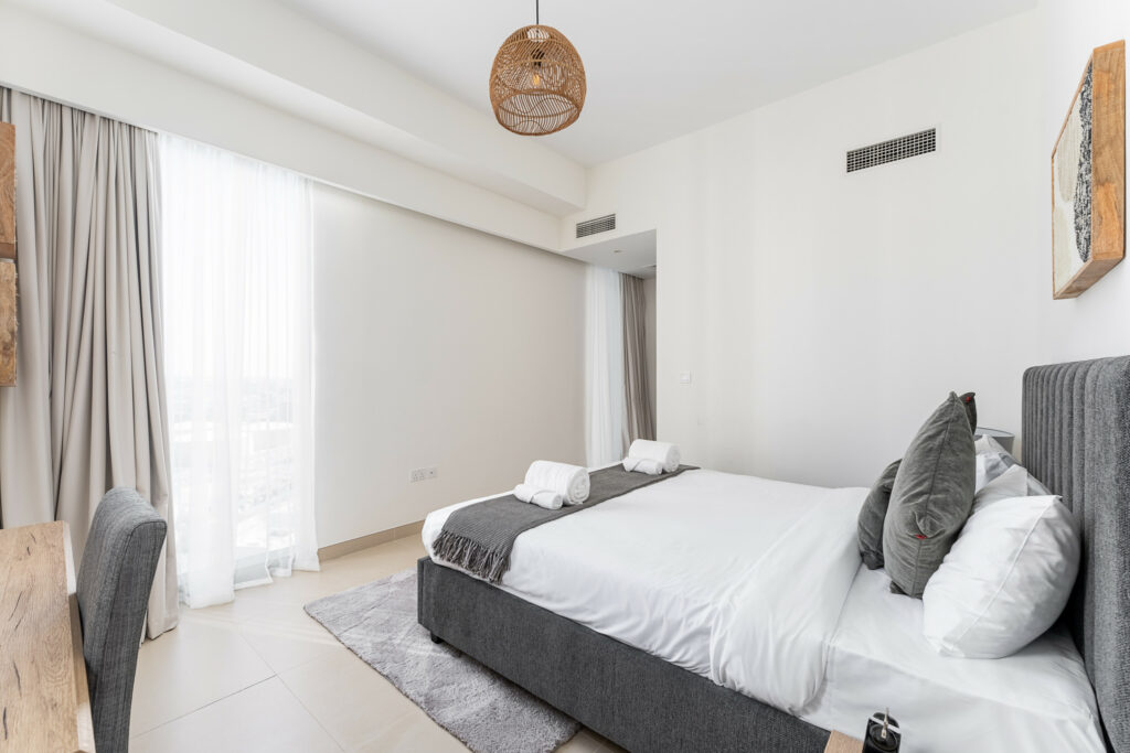 Dubai Eye View | Deluxe Stay | Bright Unit