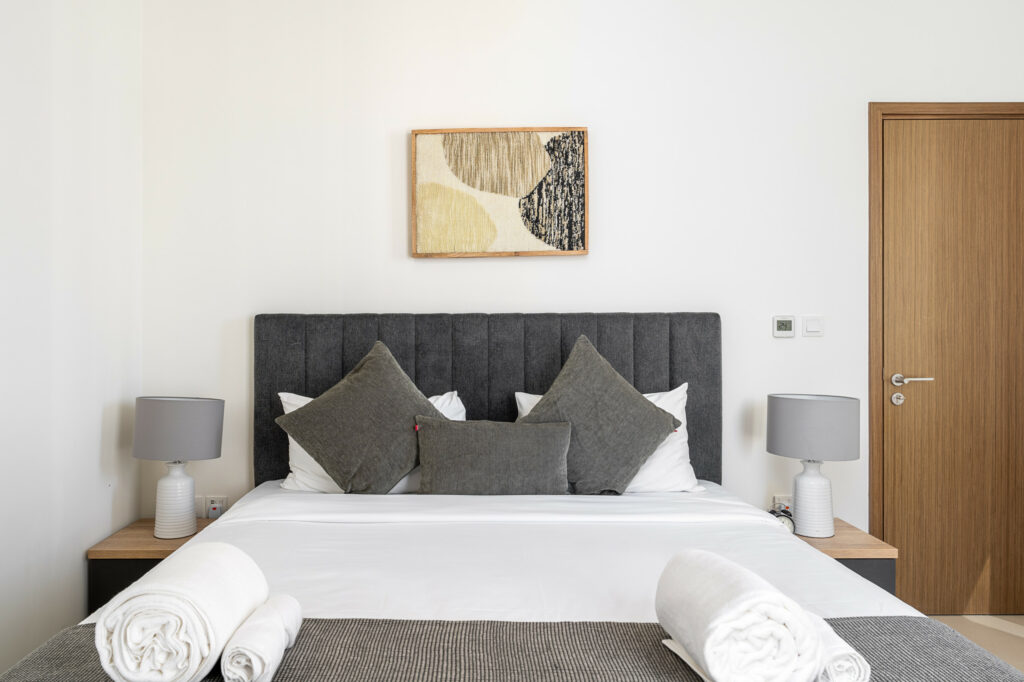 Dubai Eye View | Deluxe Stay | Bright Unit