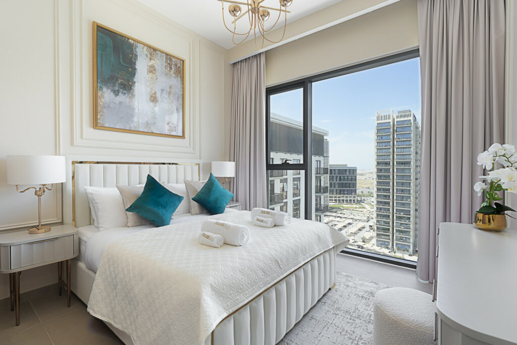 Deluxe Living | Beautiful Park | Plush