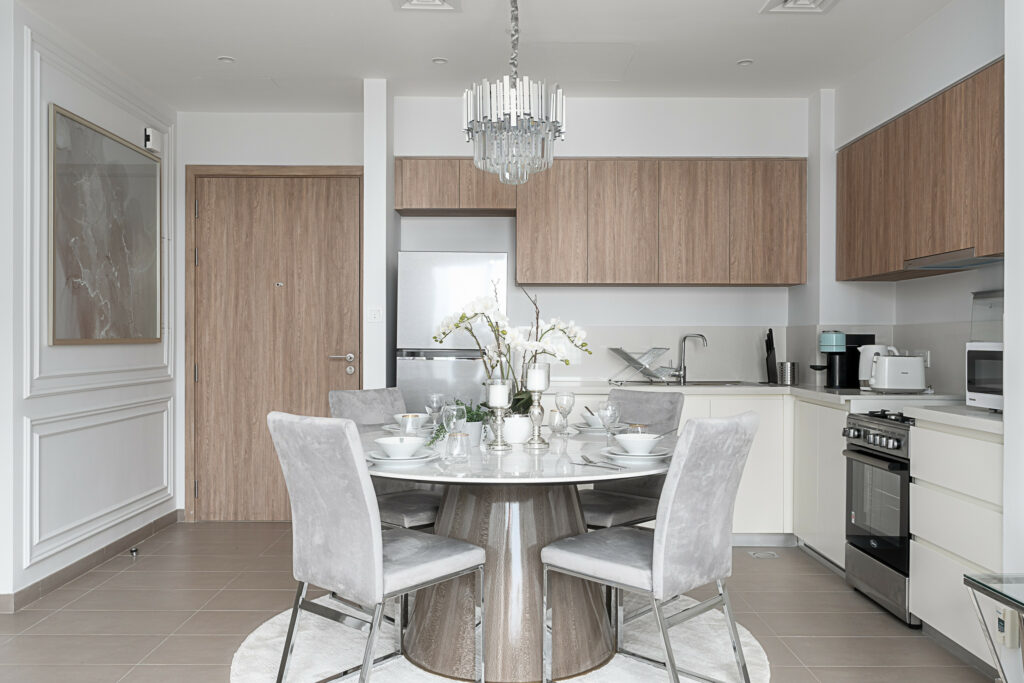 Beautiful Skyline | Community View | Deluxe Suite