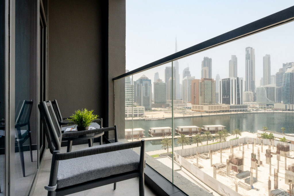 Deluxe 1 BR | Burj Khalifa & Dubai Canal View