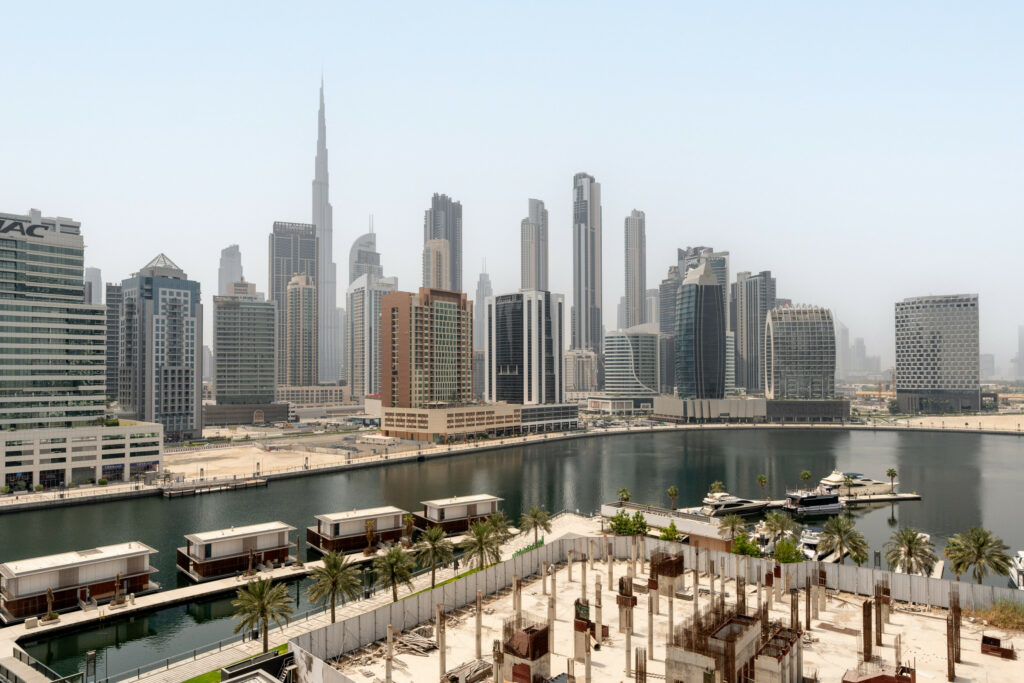 Deluxe 1 BR | Burj Khalifa & Dubai Canal View