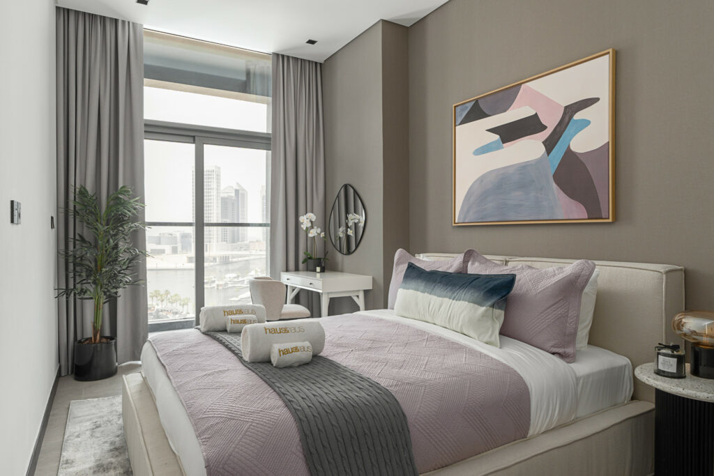 Deluxe 1 BR | Burj Khalifa & Dubai Canal View