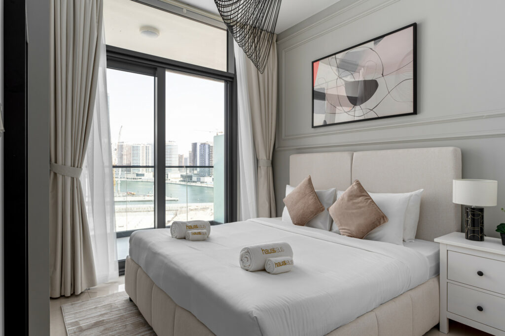 Dubai Canal View | Tastefully Furnished | Deluxe