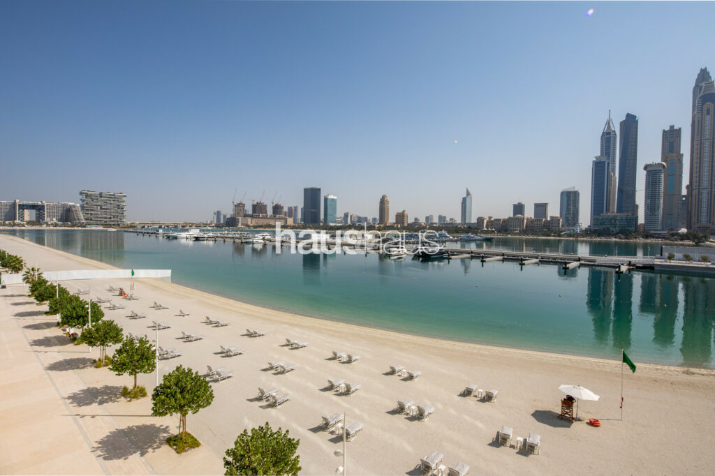 Beachfront | Deluxe | Spectacular