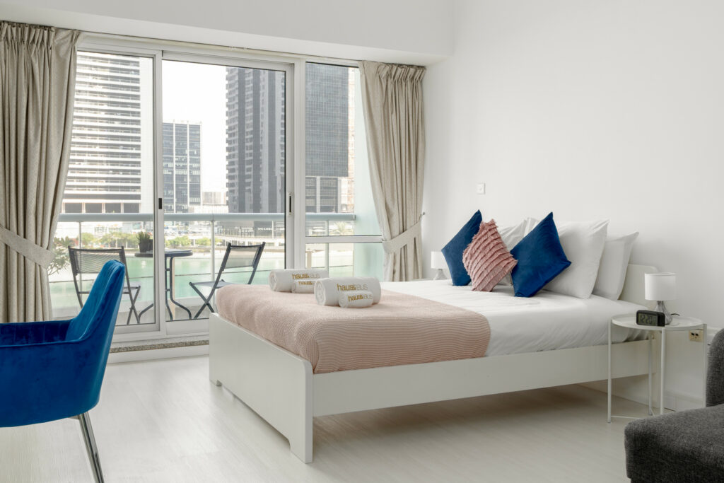 Scenic Lake View | Spacious Studio | Cosy