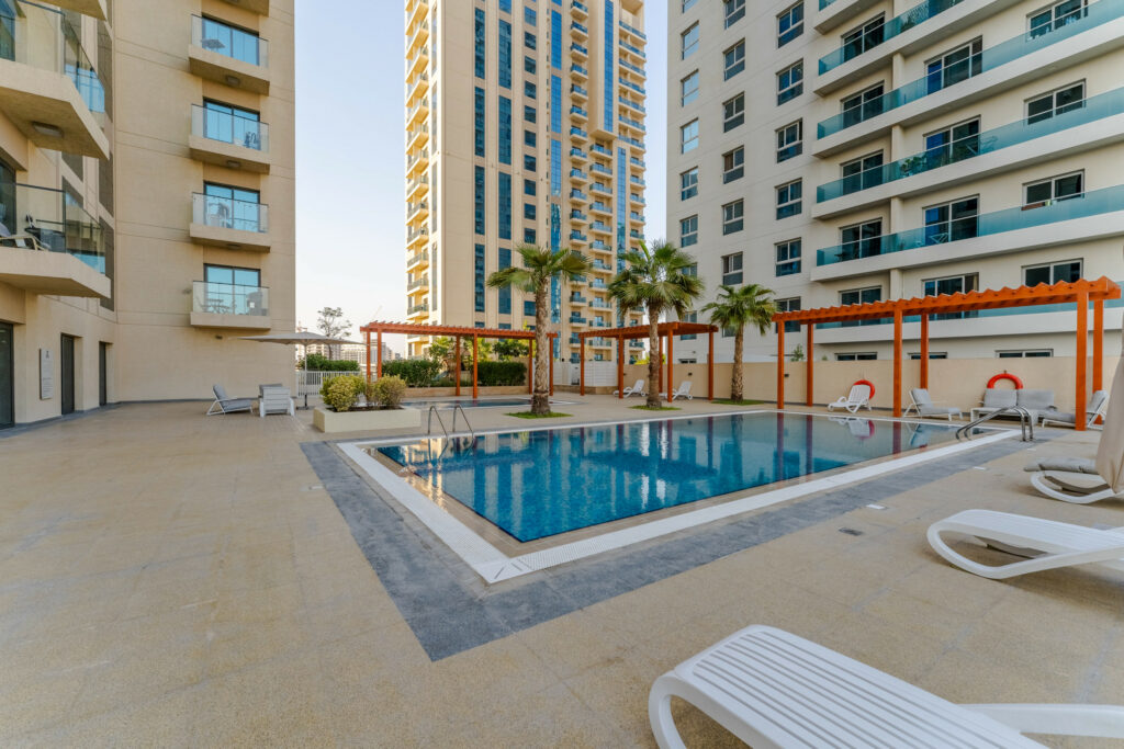 Gorgeous Community View | Nicely Furnished