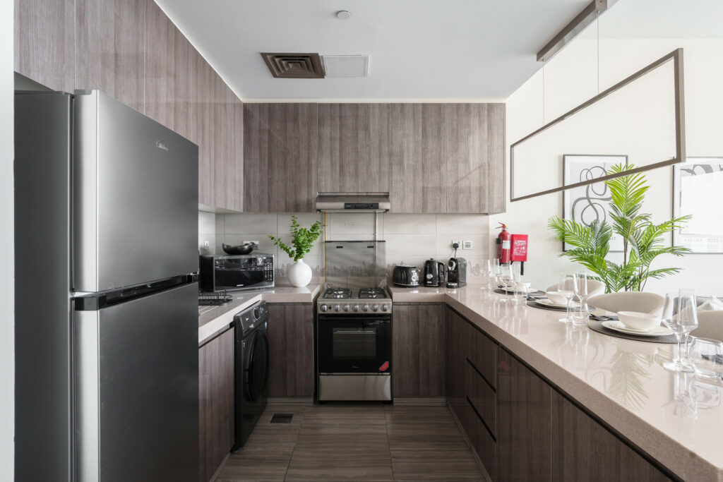 High Floor | Spectacular City Skyline & Lake View