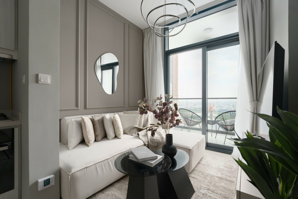 Premium 1BR | Dubai Canal & Skyline View