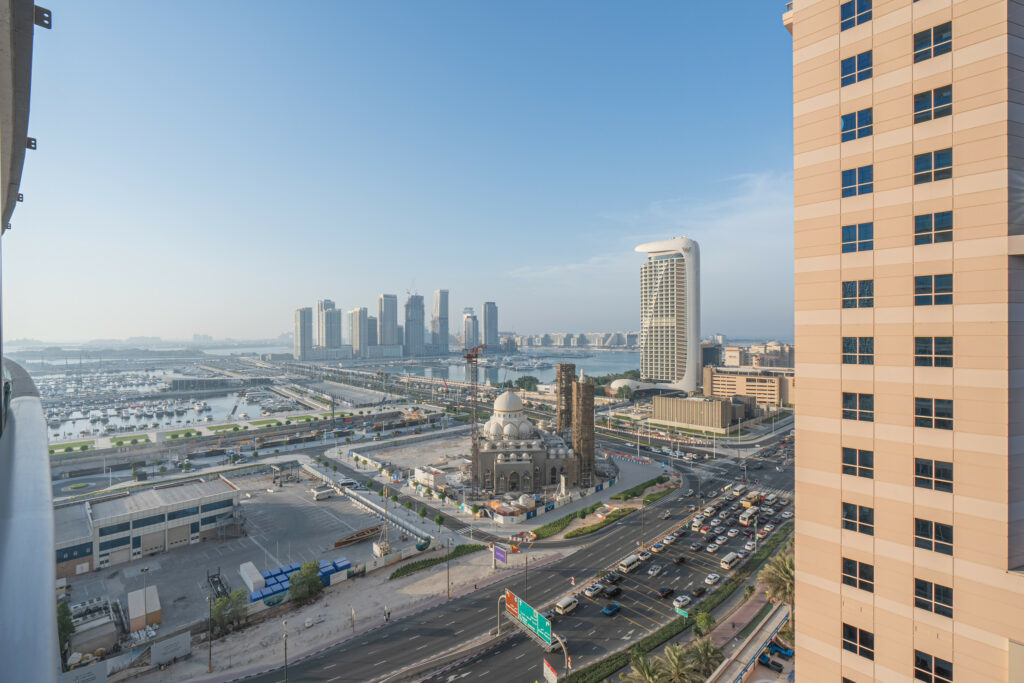 Bright and Spacious | Central | Marina View