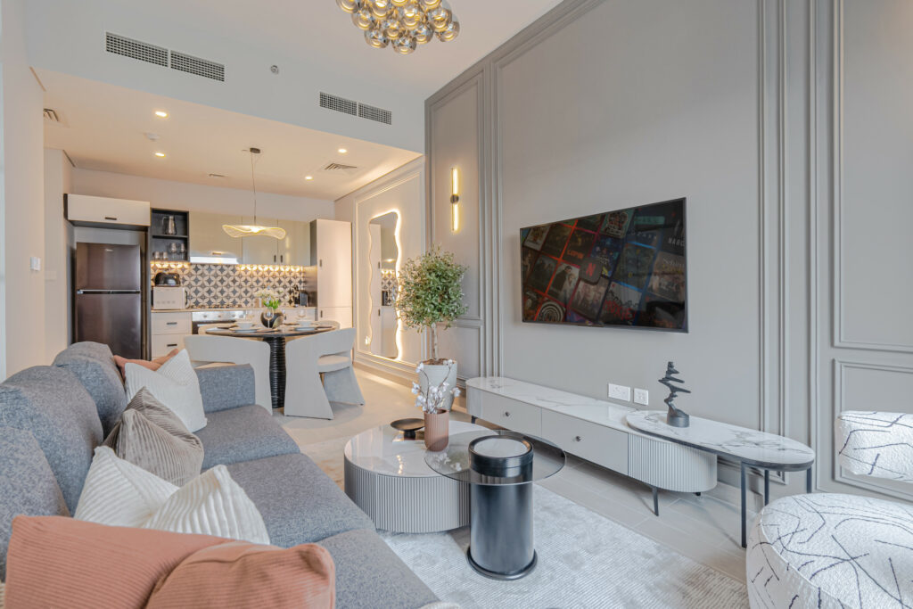 Luxurious 2BR | Pool and Golf Course View