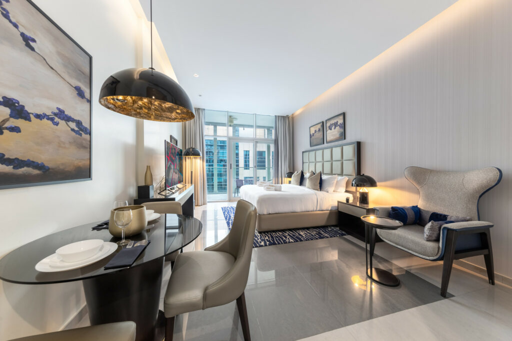 Elegant | Few Mins Away from Burj Khalifa | Cosy