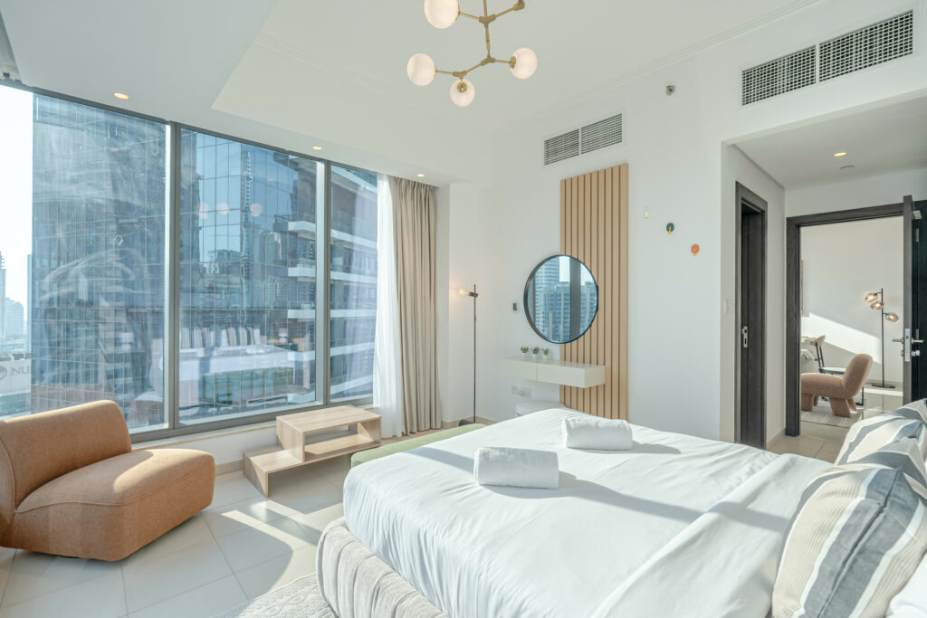 Contemporary 1BR | Sleeps 4 | Central