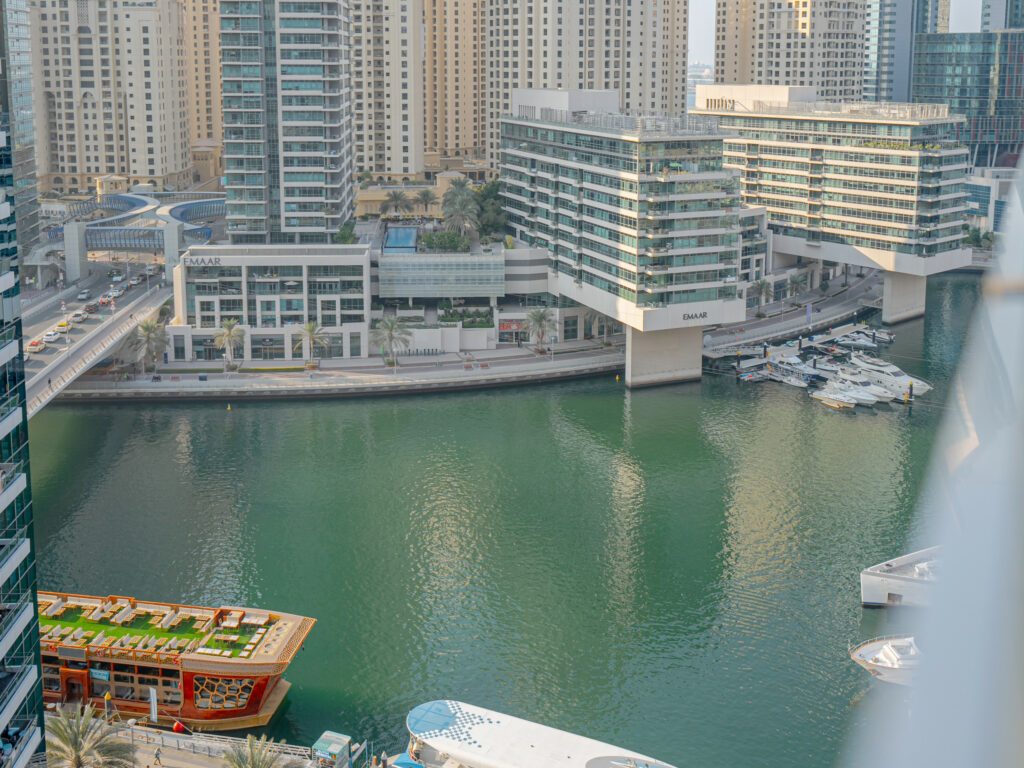 Contemporary 1BR | Sleeps 4 | Central