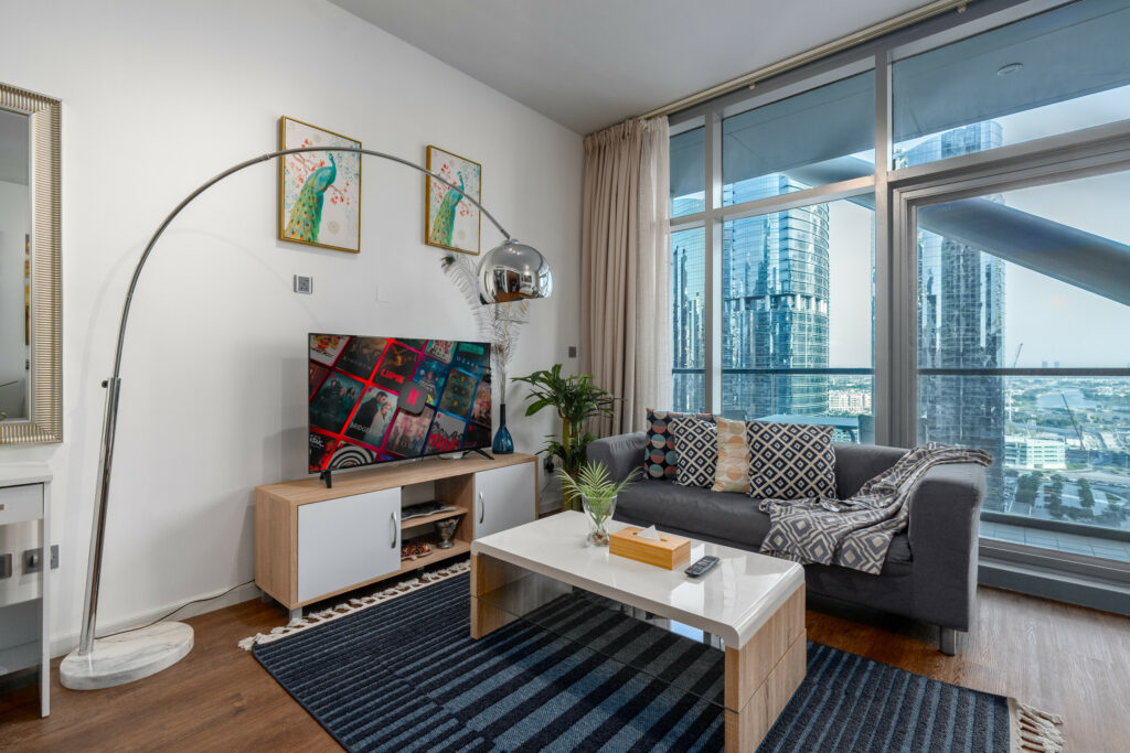 Fully furnished Studio directly at Metro Station