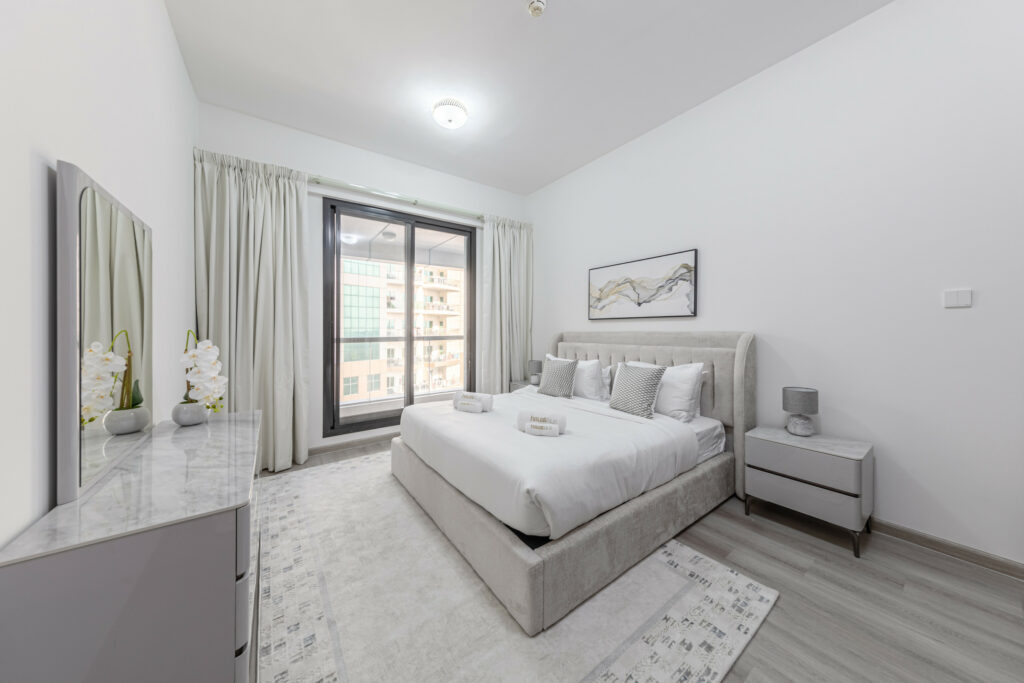 Pool View | Few Mins Walk to Beach | Central