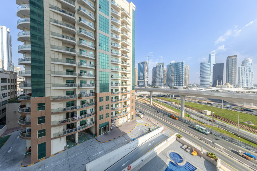 Pool View | Few Mins Walk to Beach | Central