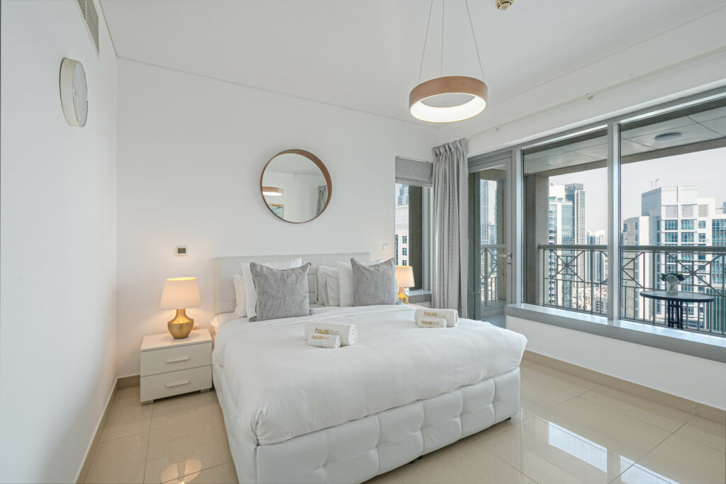 Burj Khalifa View | Spacious 3BR | Central