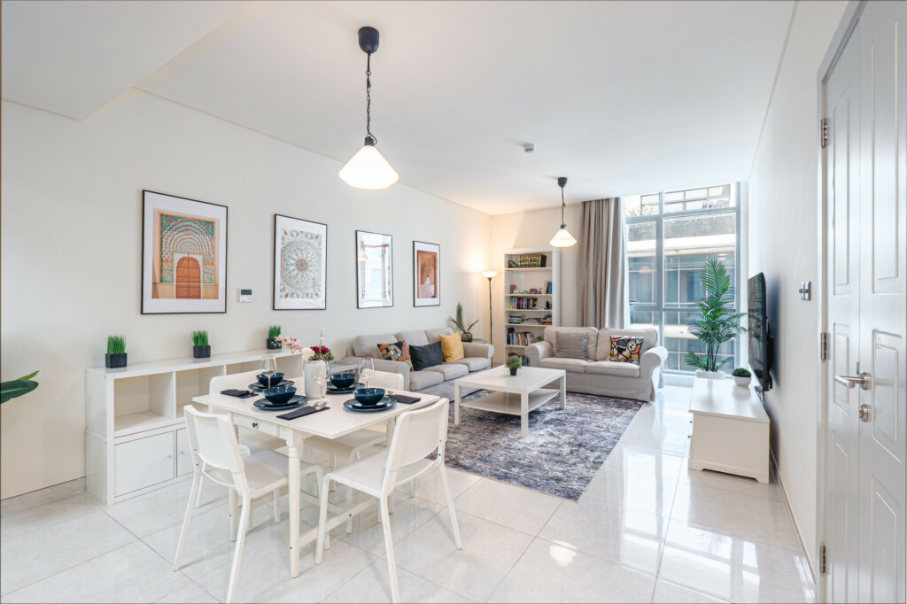 Chic and Cosy | Next to Park | Near Racecourse