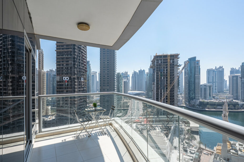 Marina View | Sleeps 4 | Close to Beach