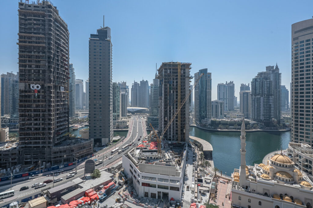 Marina View | Sleeps 4 | Close to Beach