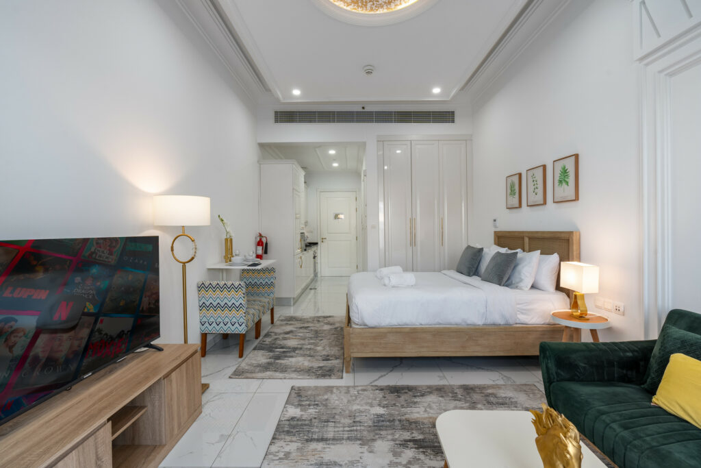 Next to Dubai Miracle Garden | Chic Studio