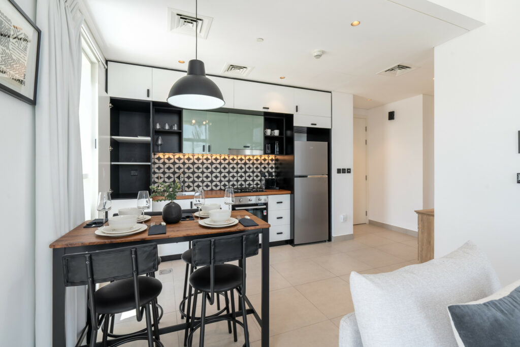 Contemporary 2BR | Charming Community View