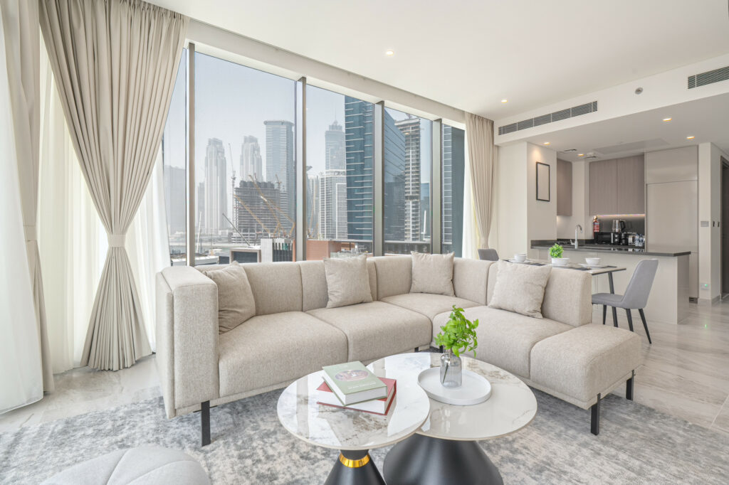 Picturesque Canal View | Spacious | Contemporary