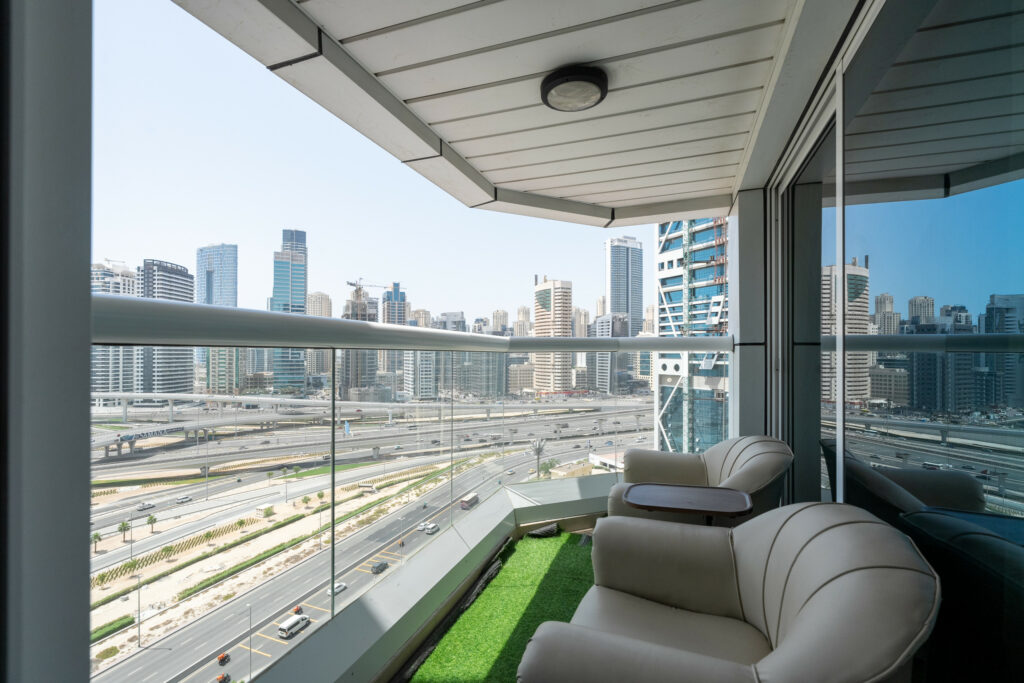 Near Lake | Beautiful Community | Fully Equipped