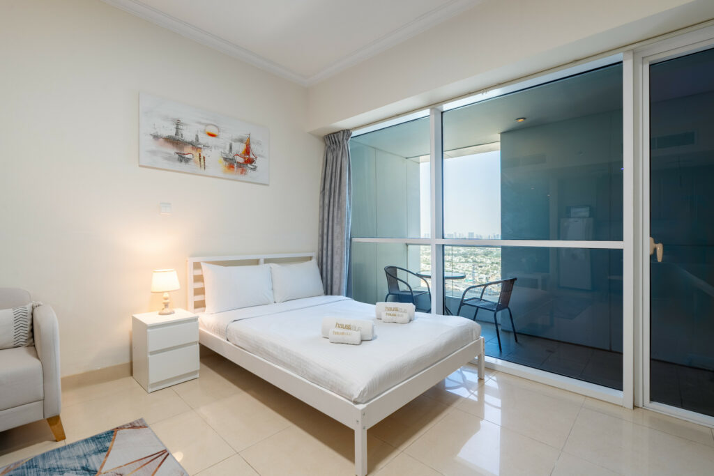 Cosy Studio | Dubai Skyline View | Near Metro
