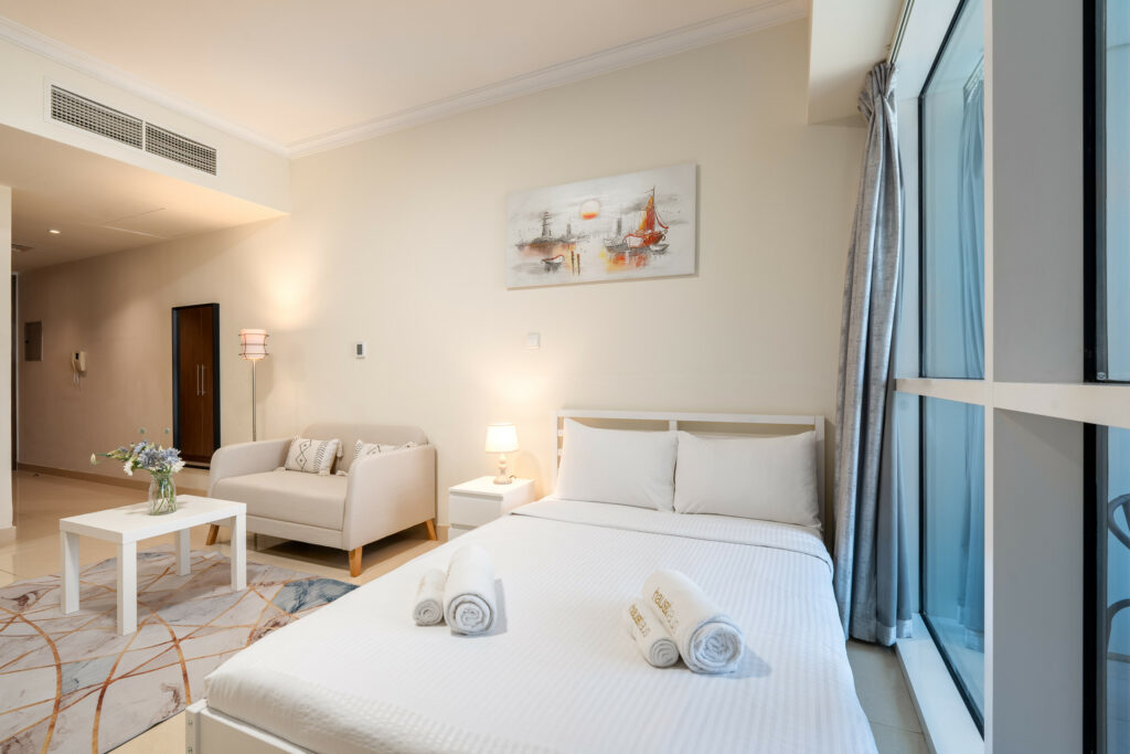 Cosy Studio | Dubai Skyline View | Near Metro