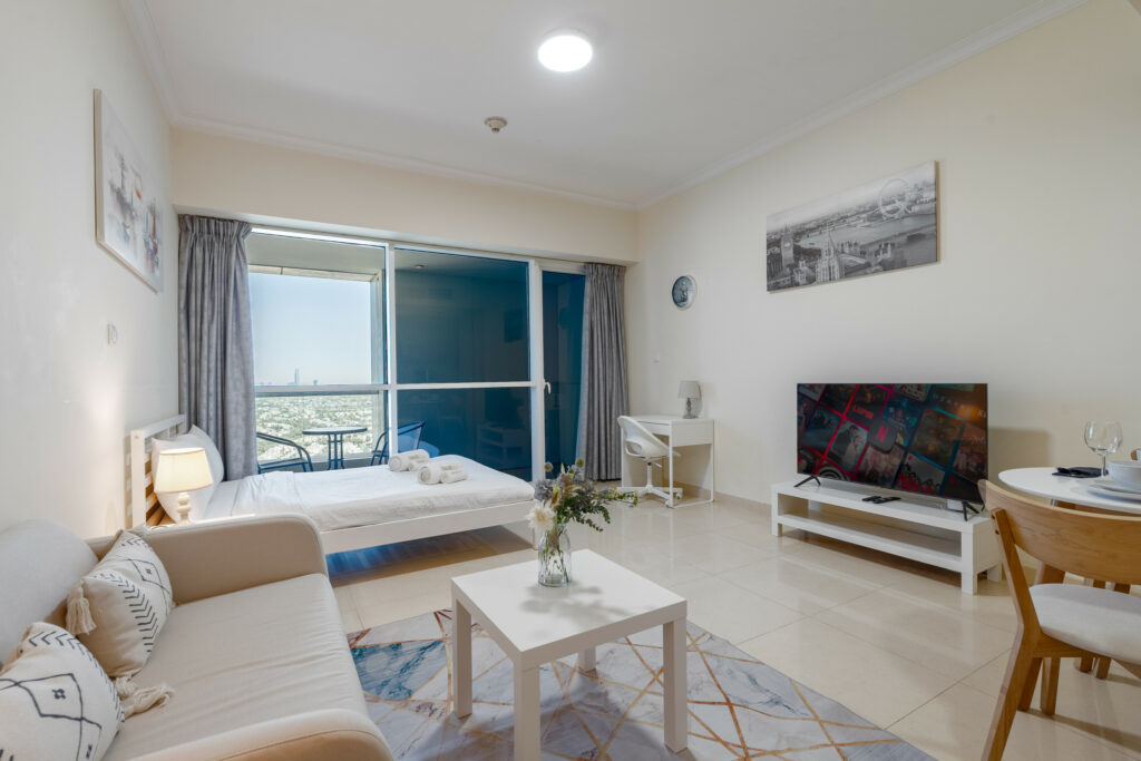 Cosy Studio | Dubai Skyline View | Near Metro