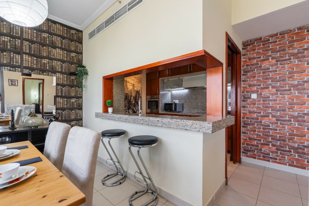 Spacious | Beautiful Skyline Views | Near Park