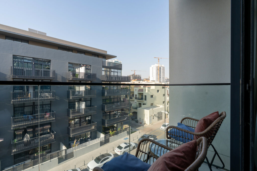 Vibrant and Chic Studio | Accessible | Cosy