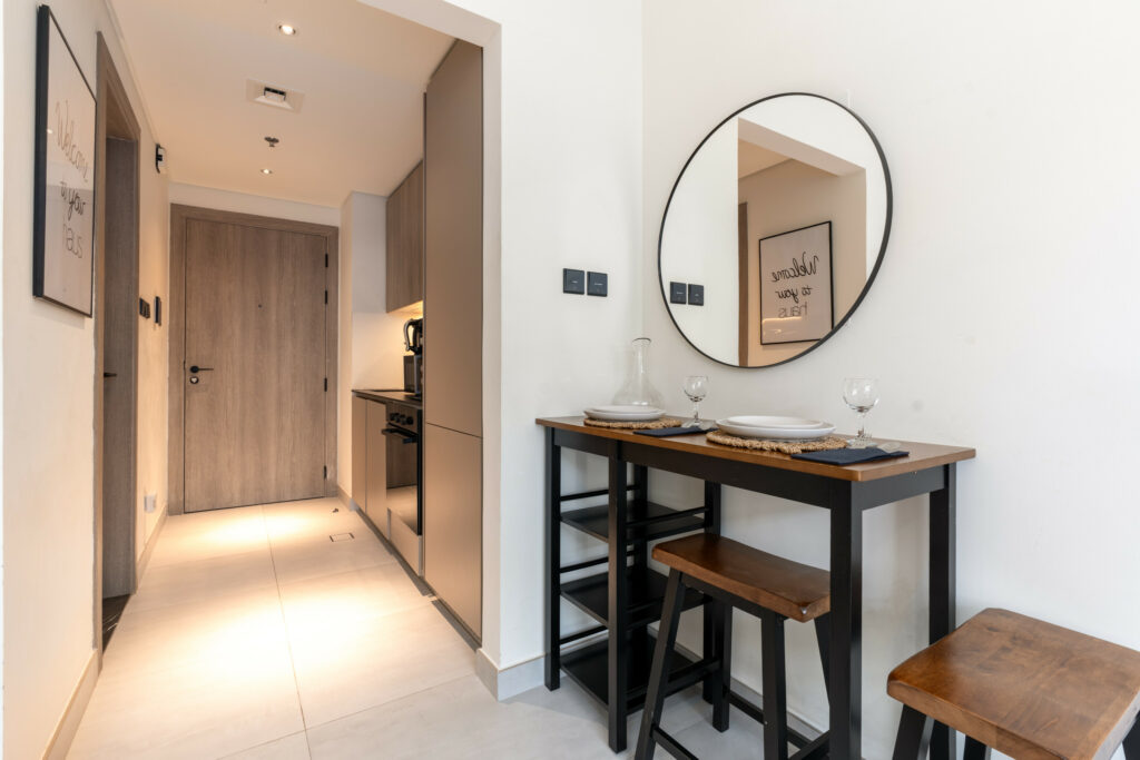 Vibrant and Chic Studio | Accessible | Cosy