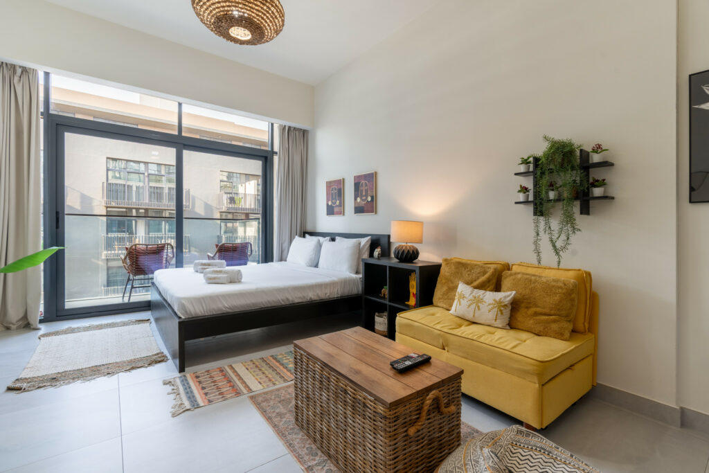 Vibrant and Chic Studio | Accessible | Cosy