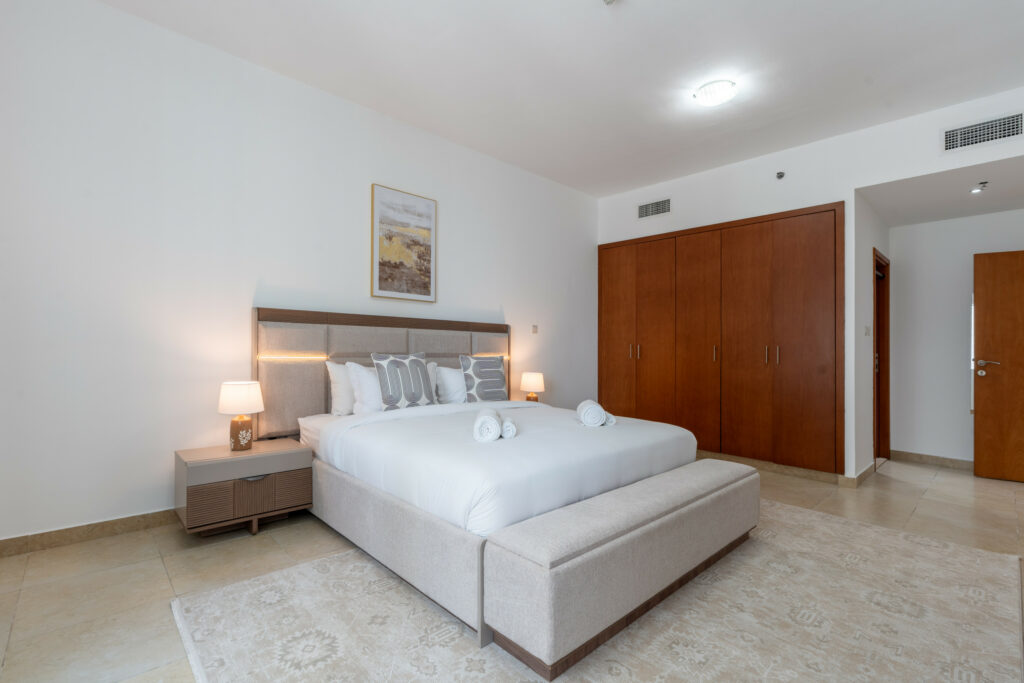 Spacious 1BR | Central | Near Marina Walk