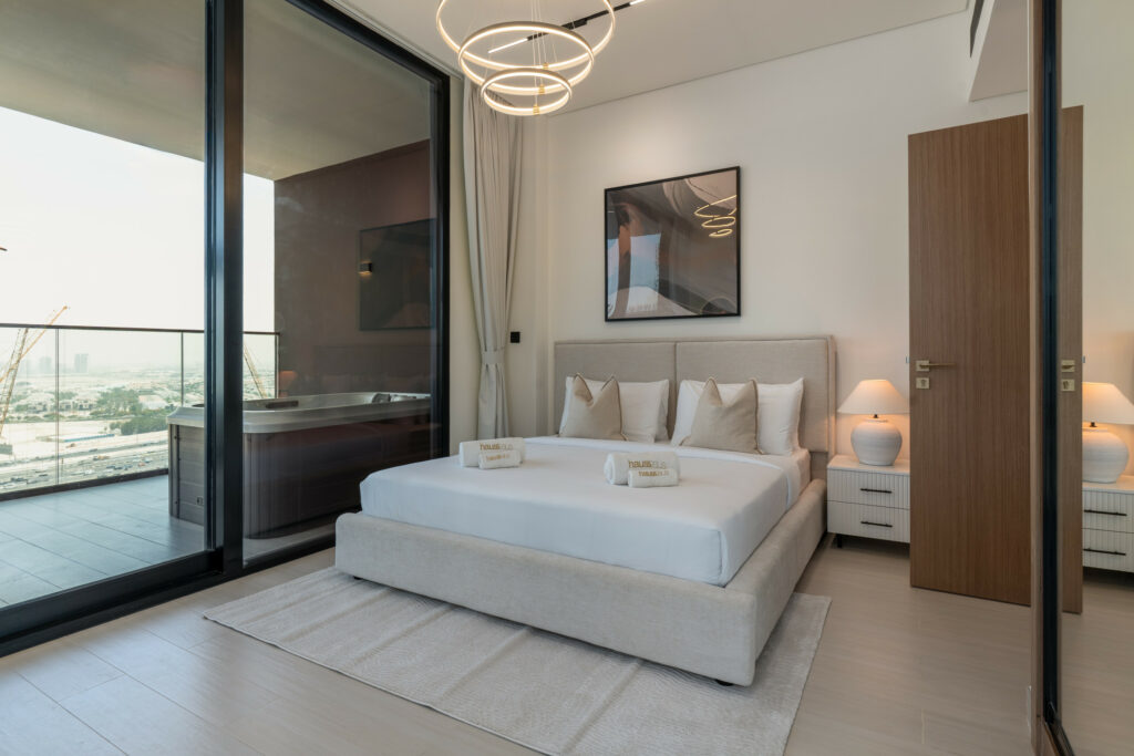 Private Jacuzzi | Beautiful Canal View | Brand New