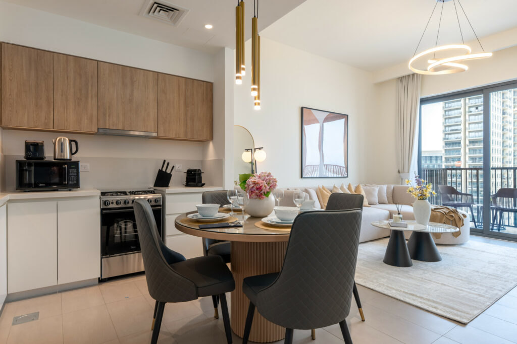 Newly Furnished | Parkside Living | Cosy Retreat