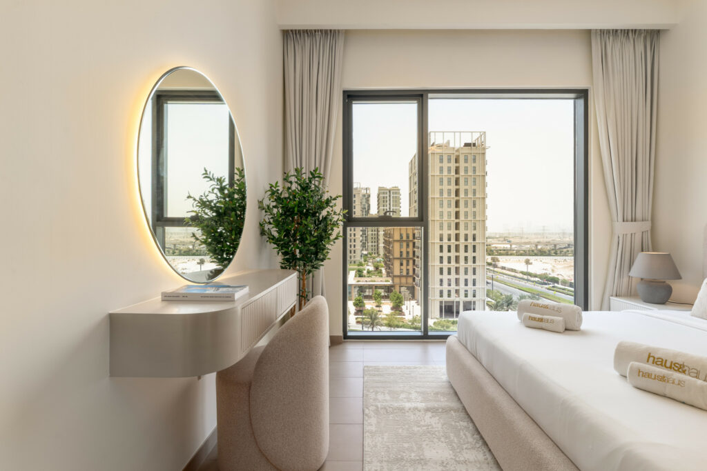 Newly Furnished | Parkside Living | Cosy Retreat