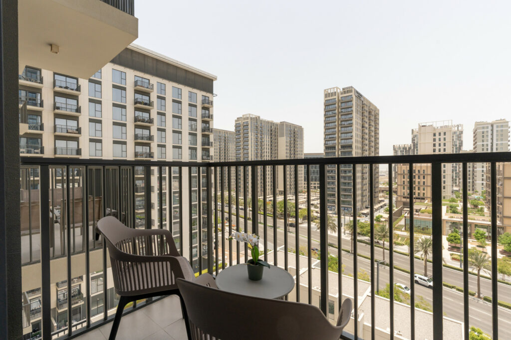 Newly Furnished | Parkside Living | Cosy Retreat