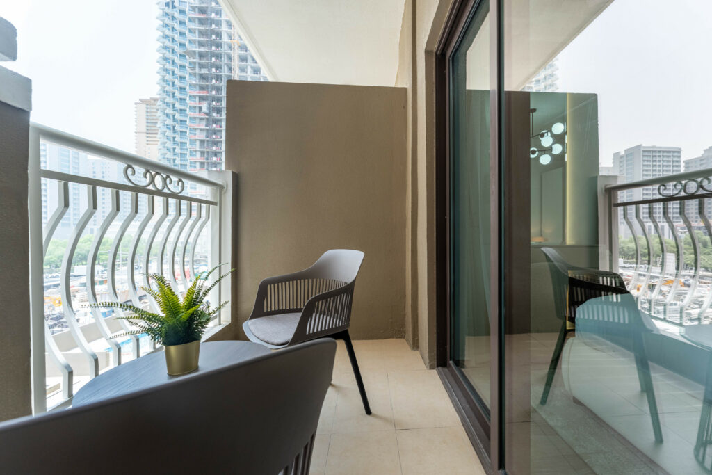 Stylish Studio | Pool View | Few Mins Walk to Park